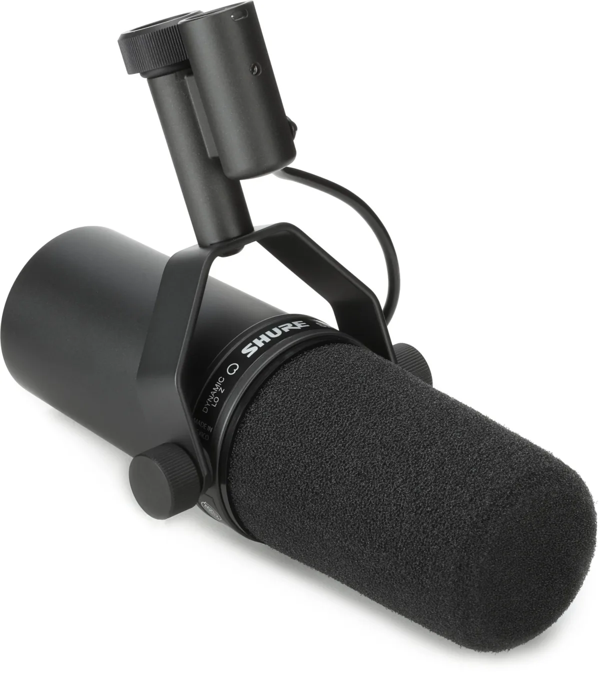 스탠드 마운트에 장착된 Shure SM7B 보컬 마이크